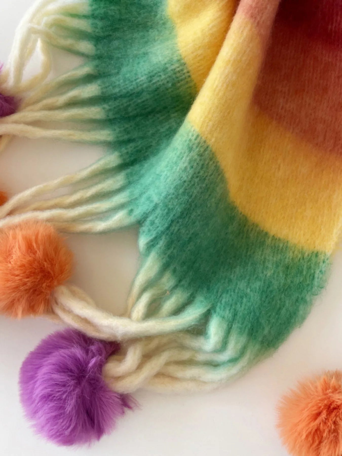 b8f483412d624ed0afce36269c219a9f-Max-Origin